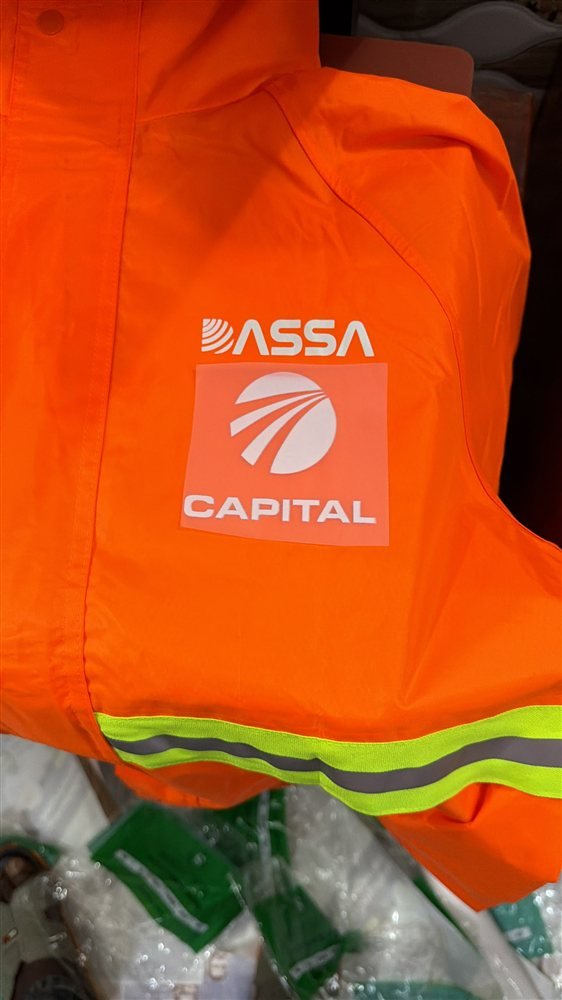 Veste de chantier orange personnalisée avec logo d'entreprise
